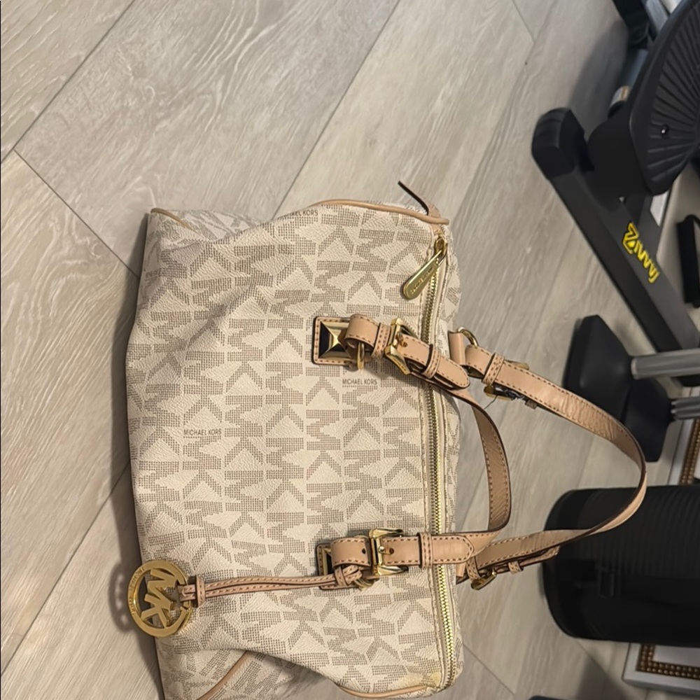 Michael Kors Cream Shoulder Bag with Geometric Pattern